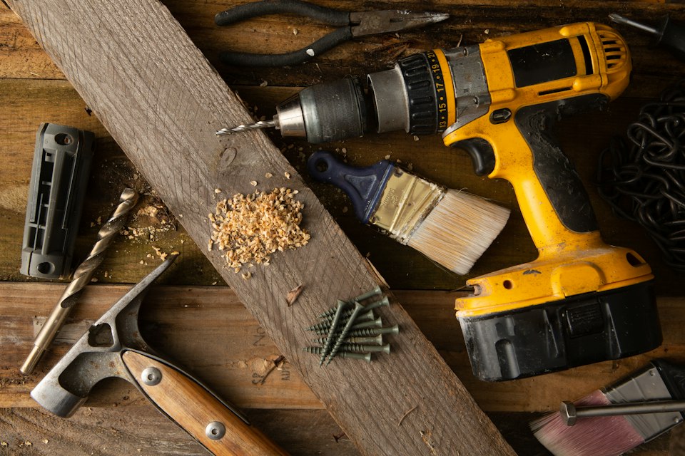 Compare the complete cordless or corded setup